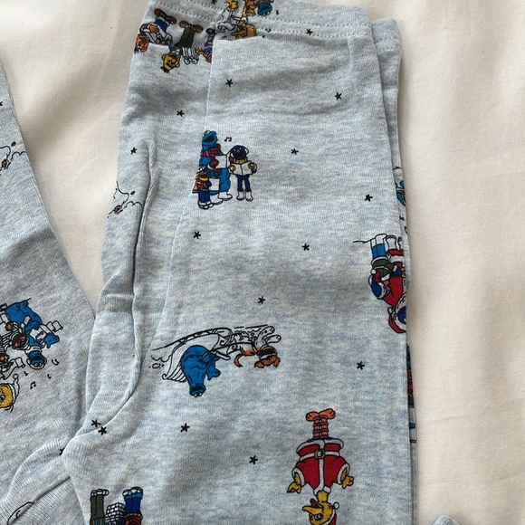 BabyGap Sesame Street organic cotton holiday pajamas - Picture 5 of 9
